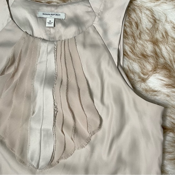 Banana Republic ruffle front sleeveless top - Picture 5 of 7